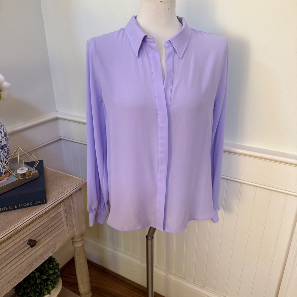 White House Black Market Lilac Purple Hidden Button Front Blouse Womens Medium